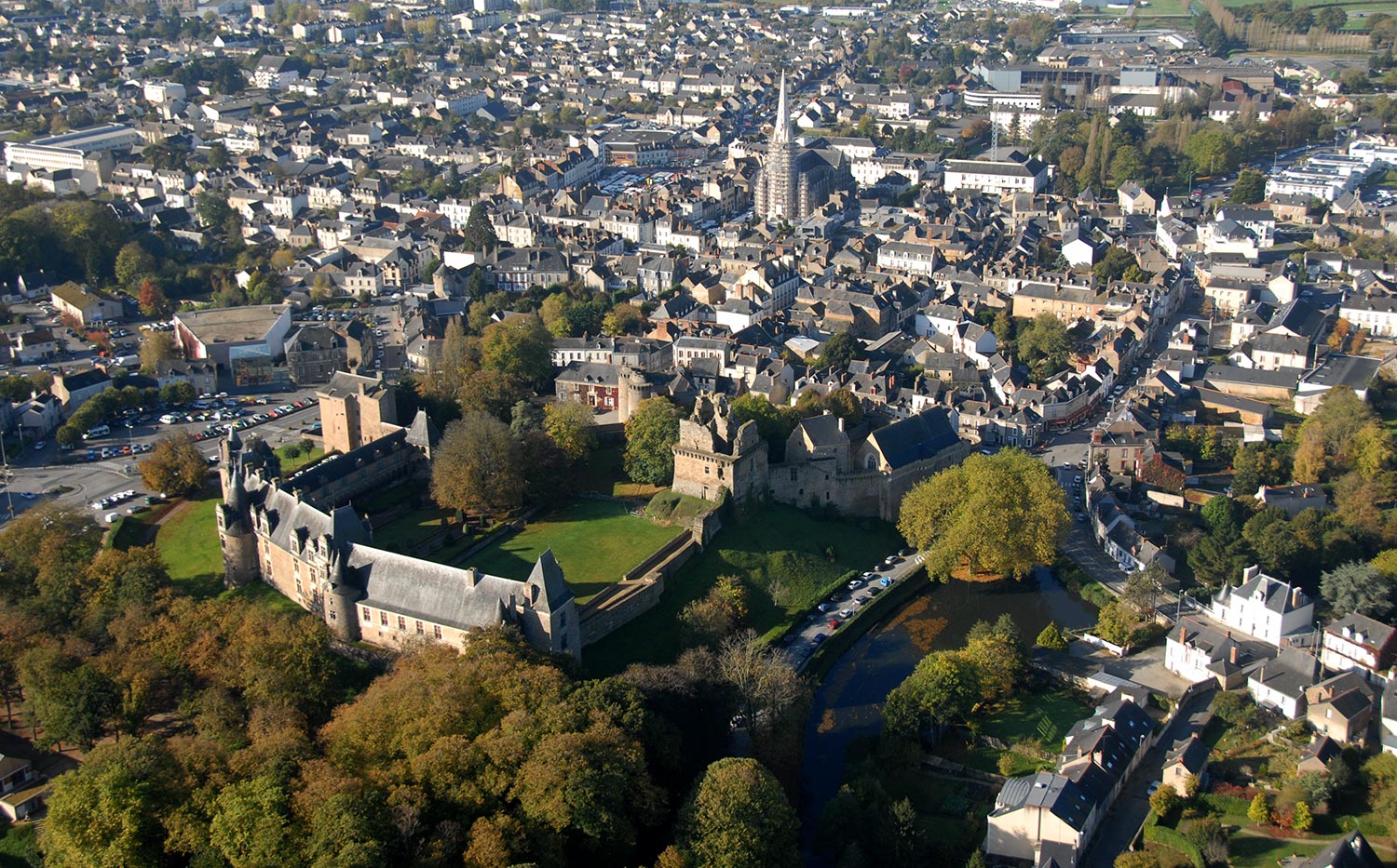 L'outil en Main » une association d'échange entre jeunes et anciens